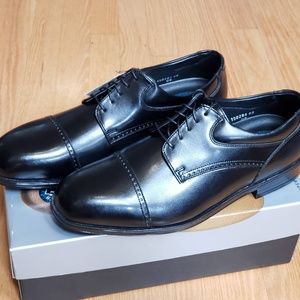 Florsheim Ernest Cap Toe Oxfords in black
